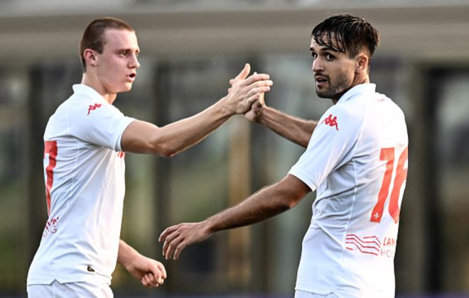 在对阵西部 在对阵西部