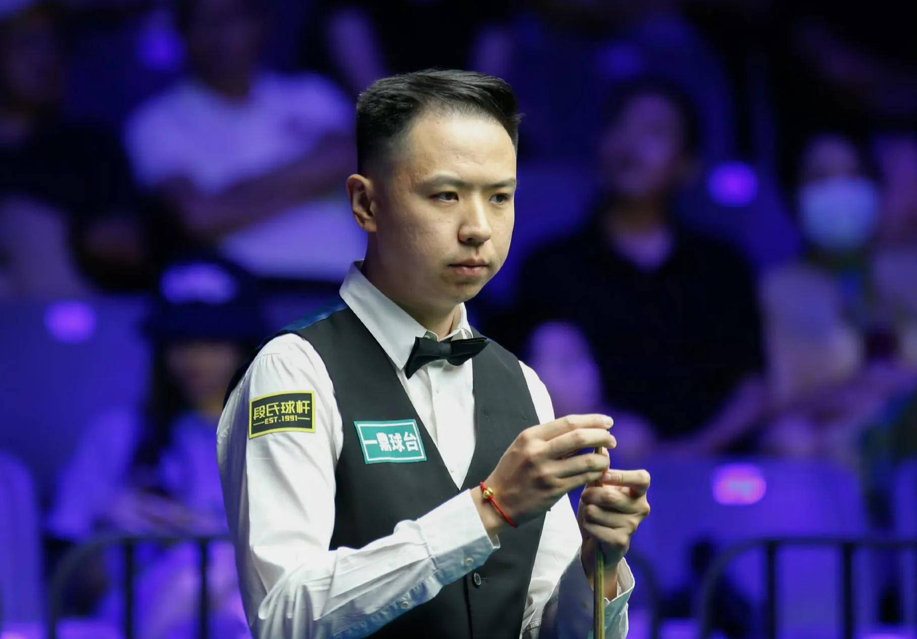 员不仅仅依 员不仅仅依