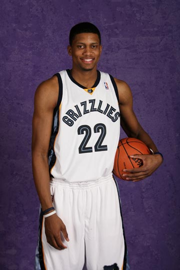 年轻球员更 年轻球员更