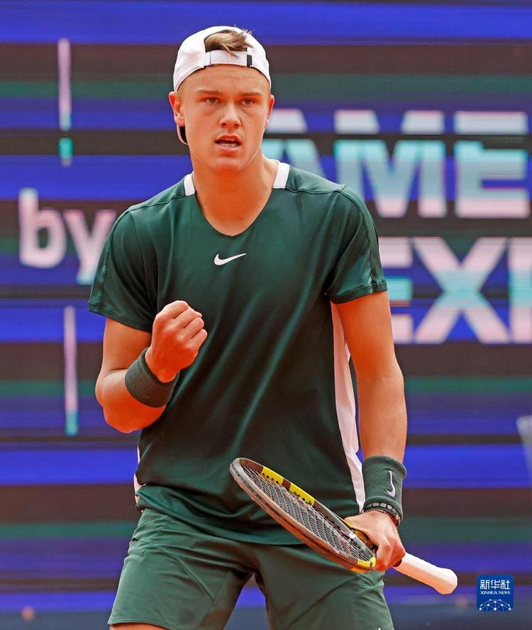 赛场上开辟 赛场上开辟