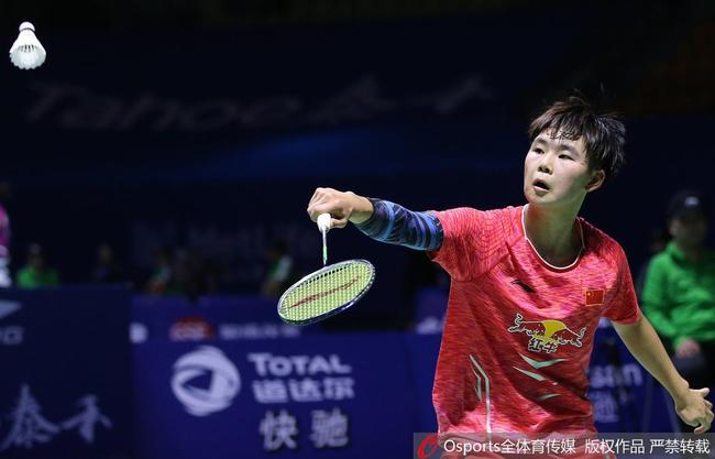 虽然面对强 虽然面对强