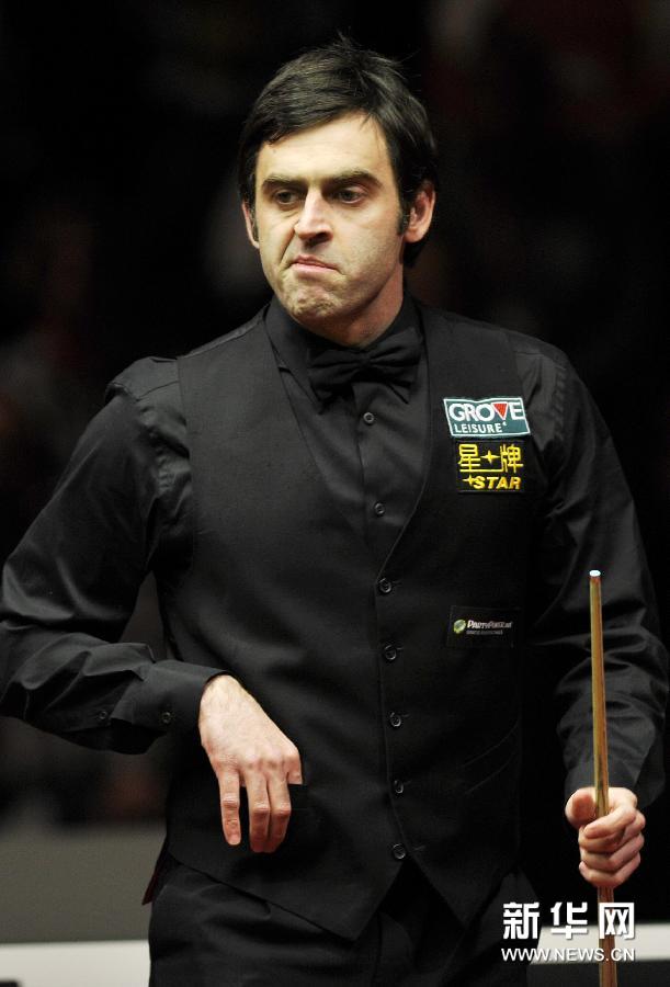 台上的巨大 台上的巨大