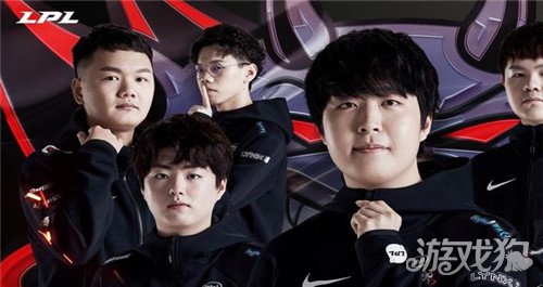 的对抗中 的对抗中