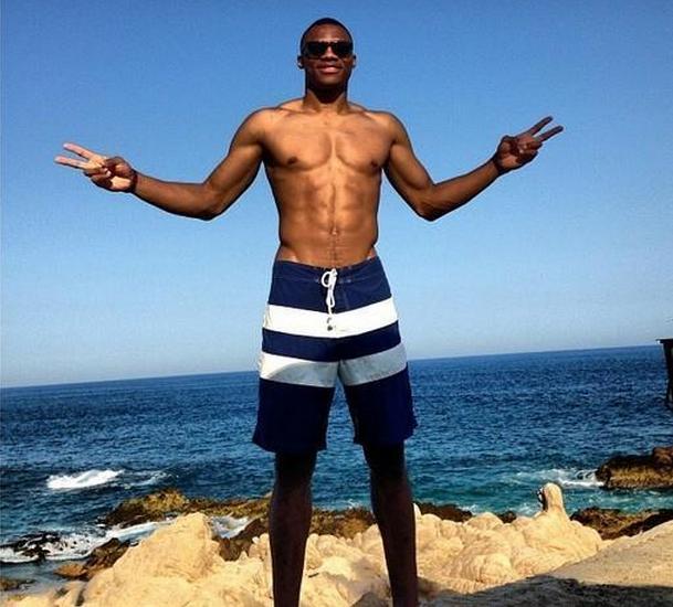 球与内线做 球与内线做